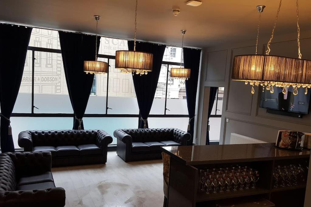 The V.I.P Suite - Sleeps 24! Best For Large Groups 리버풀 외부 사진
