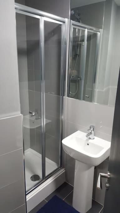 The V.I.P Suite - Sleeps 24! Best For Large Groups 리버풀 외부 사진