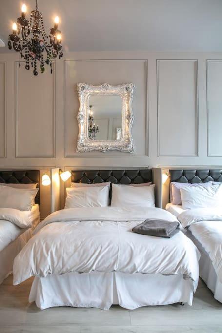 The V.I.P Suite - Sleeps 24! Best For Large Groups 리버풀 외부 사진