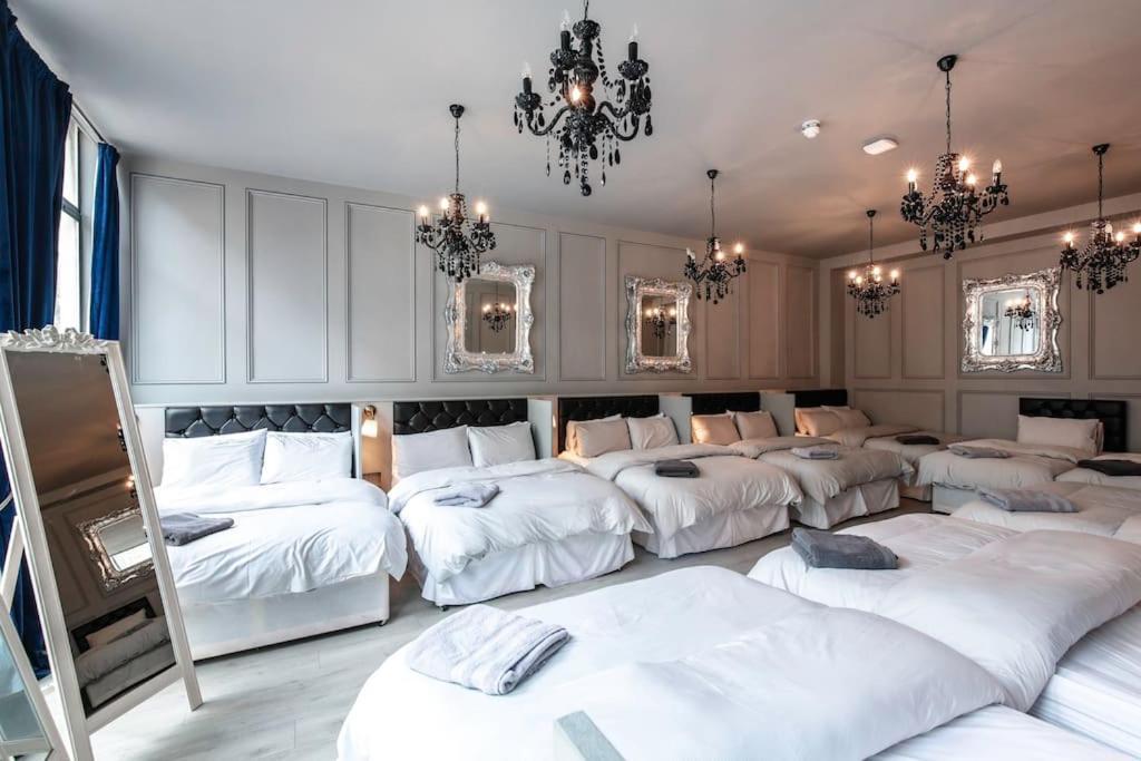 The V.I.P Suite - Sleeps 24! Best For Large Groups 리버풀 외부 사진