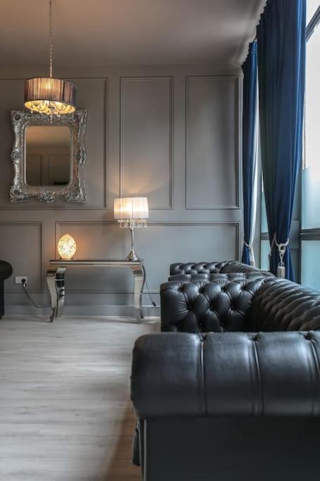 The V.I.P Suite - Sleeps 24! Best For Large Groups 리버풀 외부 사진