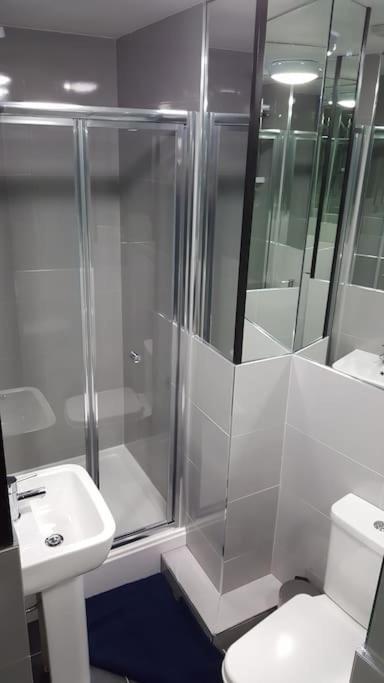 The V.I.P Suite - Sleeps 24! Best For Large Groups 리버풀 외부 사진