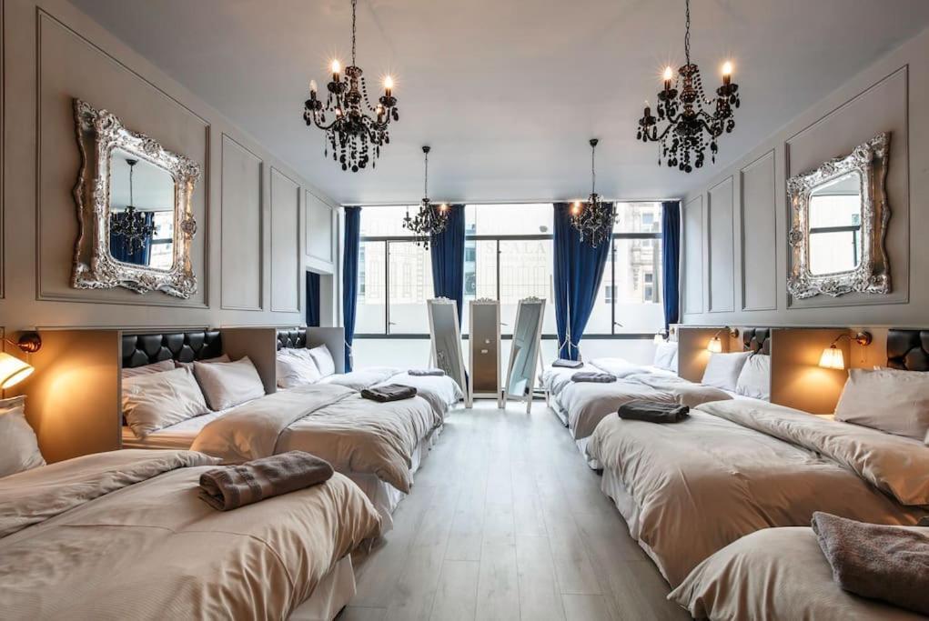 The V.I.P Suite - Sleeps 24! Best For Large Groups 리버풀 외부 사진